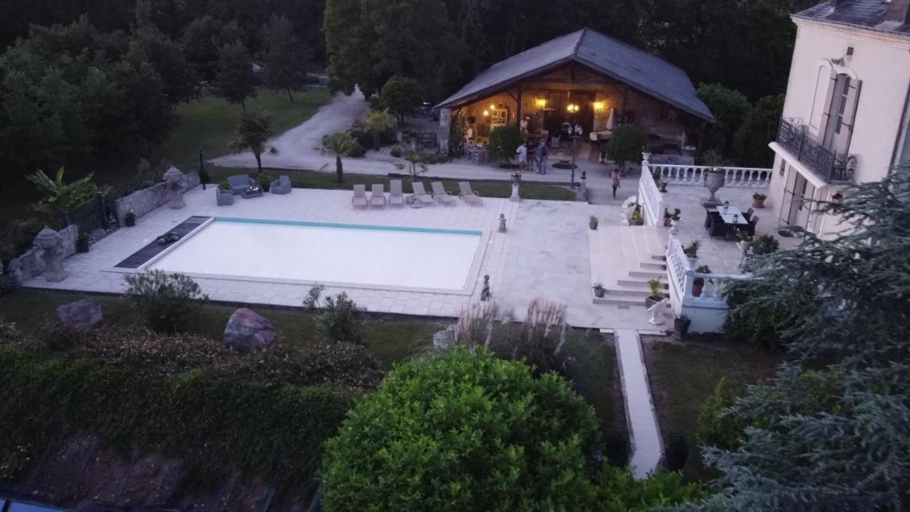 En Bord De Riviere Bed & Breakfast Casseneuil ภายนอก รูปภาพ